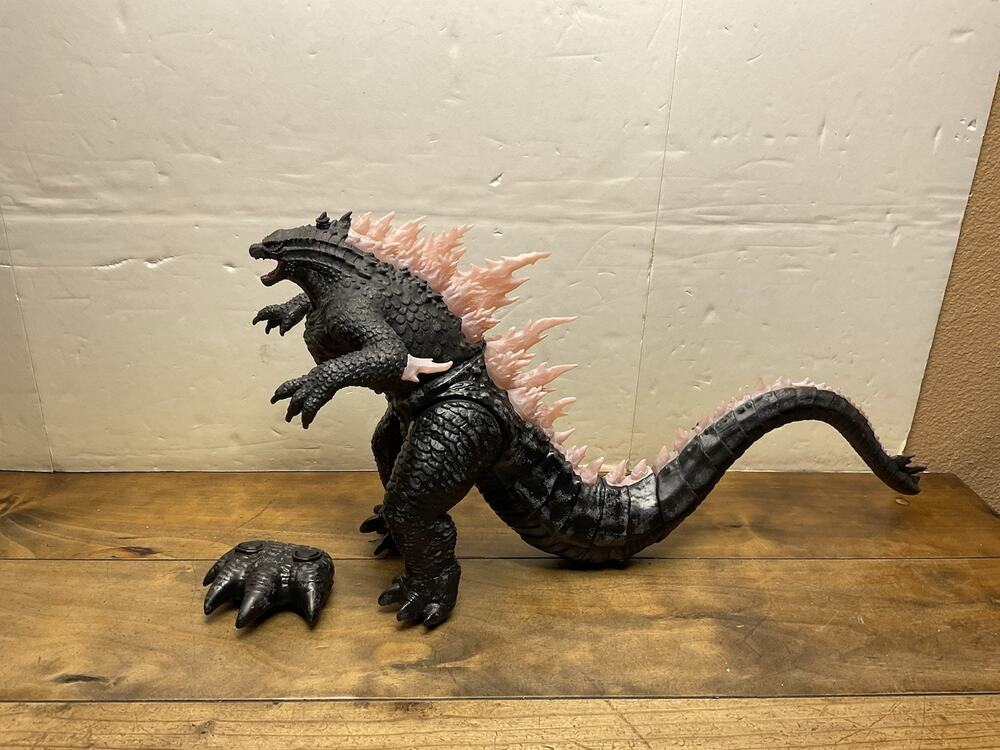 Jada Toys Godzilla X Kong: Heat-Ray Breath Godzilla Remote Control Figure